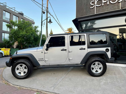 Imagen 14 de 18 de Jeep Wrangler 2011 3.8 Sport Unlimited 199cv Atx