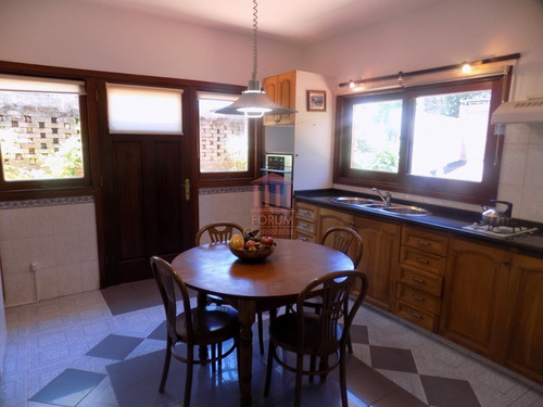 Venta Casa 3 Dormitorios , 3 Baños- Ref: 448