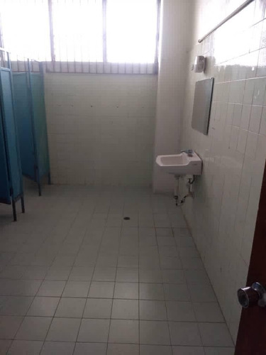 Imagen 12 de 14 de Planta Industrial En Alquiler Guaicay 875 M2