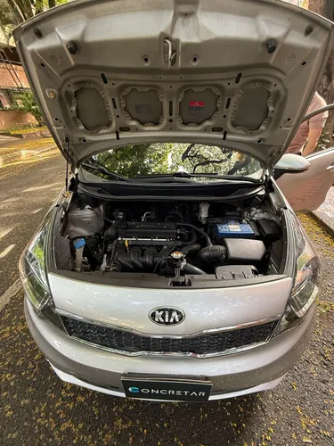 Kia Rio Spice Sedan 2016 Mecánico 4x2