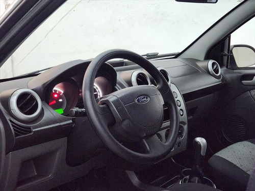 Ford Fiesta 1.6 MPI CLASS HATCH 8V FLEX 4P MANUAL