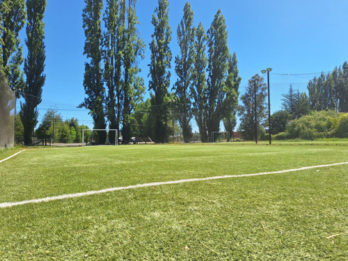 Vendo Recinto De 5 Canchas De Pasto Sintético En Los Ángeles