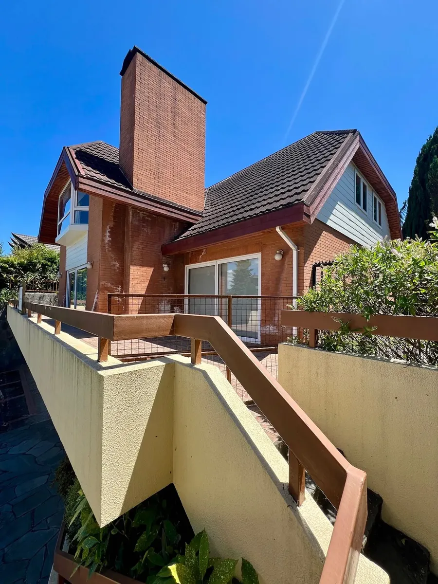 Imagen 2 de 20 de Vende Amplia Casa En Isla Teja, Valdivia (164585)