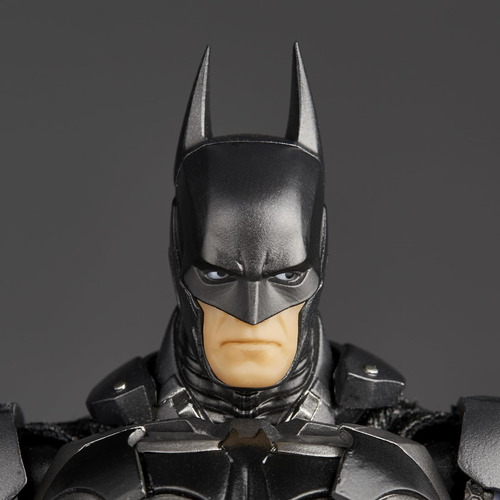 Figura Revoltech Amazing Yamaguchi Batman Arkham Knight