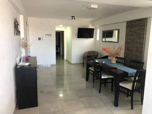 Imagen 3 de 14 de Moderno Departamento, 2 Dormitorios Con Balcón, En Cofico!!!