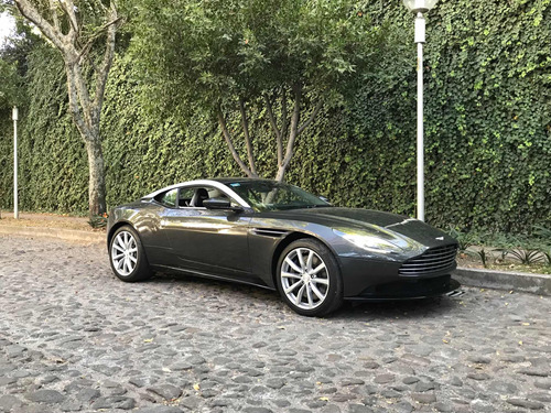 Aston Martin DB11 V8 Coupe AT