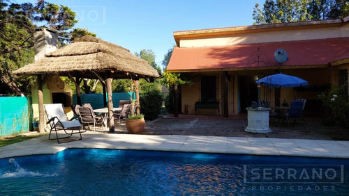 Casa En Venta Con 3 Dormitorios Y Pileta. Barrio Parque Sakura. Exaltacion De La Cruz
