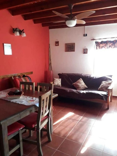Imagen 2 de 9 de Excelente Casa 3 Amb Con Fondo