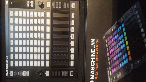 Controlador Dj Native Instruments Maschine Jam Negro 110v/220v