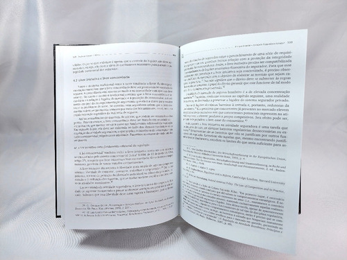 Livro Direito De Seguros: Resseguro, Seguro Direto 1 Janeiro
