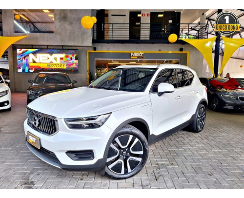 Volvo XC40 1.5 T5 HYBRID MOMENTUM GEARTRONIC