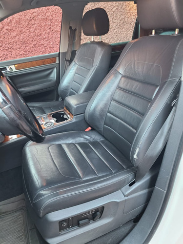 Volkswagen Touareg 4.2 V8 Tiptronic Climatronic 4x4 At