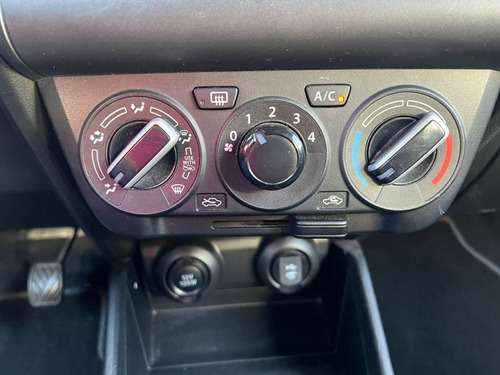 Imagen 14 de 15 de Suzuki Swift Gl 1.2 5mt