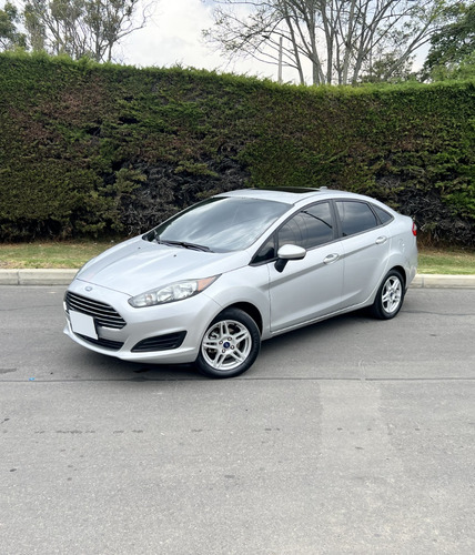 Ford Fiesta Se Sedan - Sunroof - Mecánico - Perfecto Estado