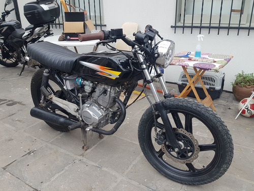 Imagen 1 de 4 de Honda Storm Modificada Café Racer
