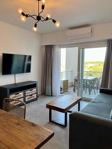 Imagen 4 de 10 de Alquiler Departamento 2 Ambientes