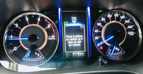 Imagen 9 de 12 de Toyota Hilux Sw4 Srx At