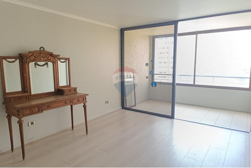 Amplios Espacios Para Remodelar !!!