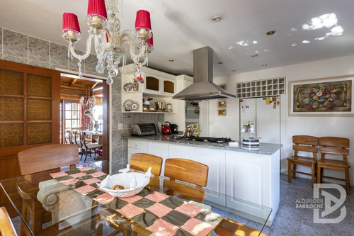 Imagen 8 de 23 de Alquiler Casa En Bariloche Con Costa De Lago Nahuel Huapi. 10 Pax. Km5. 360.