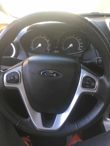 Ford Fiesta Kinetic Design 1.6 Sedan Se Plus 120cv 2014