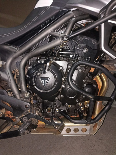 Triumph Tiger 800 Xcx