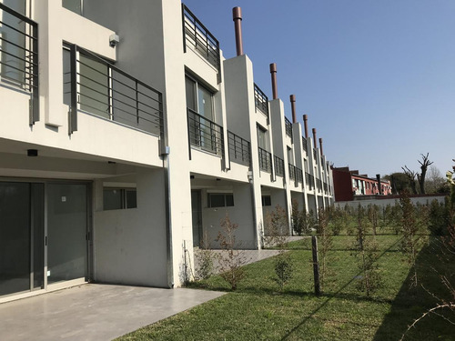 Imagen 9 de 9 de Casa - S.isi.-libert./lasalle, Excelente Triplex 3 Dormit Dependencia, Jdin Propio