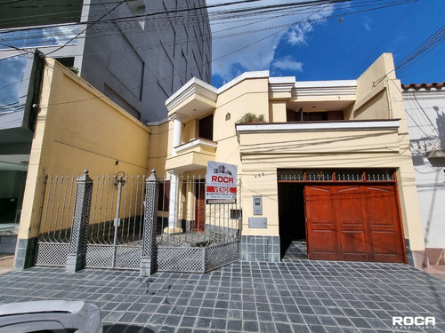 Exclusiva Casa En Venta En Calle Coronel Puch - Barrio Centro