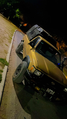 Toyota Hilux Pick-Up SR5 S/C