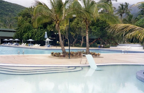 Se Vende Apartamento Con Terraza Dentro Del Club Camuri
