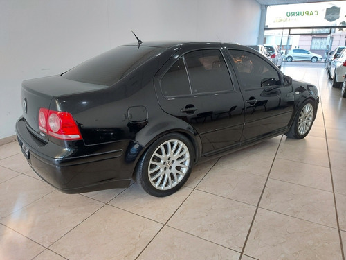 Imagen 10 de 12 de Volkswagen Bora 2011 1.8 Highline T 180cv