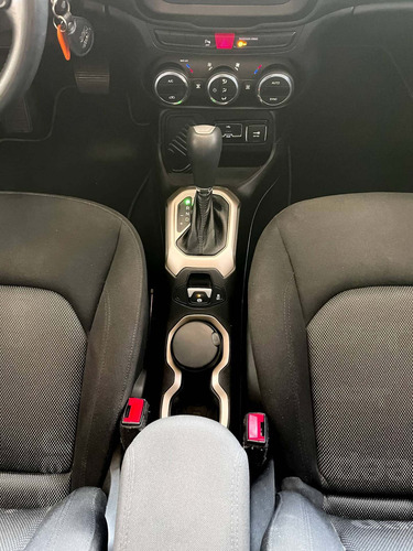 Imagem 5 de 13 de Jeep Renegade 1.8 16v Flex Longitude 4p Automático