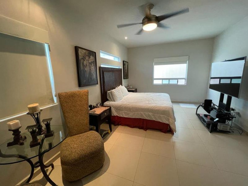 Casa En Venta En Los Cenizos