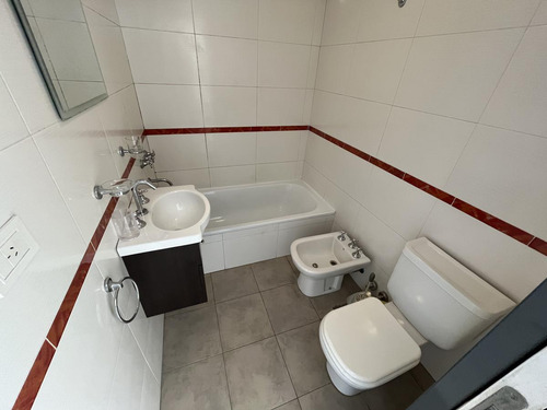 Departamento 2 Ambientes Moderno En Alquiler Con Balcon - Wilde