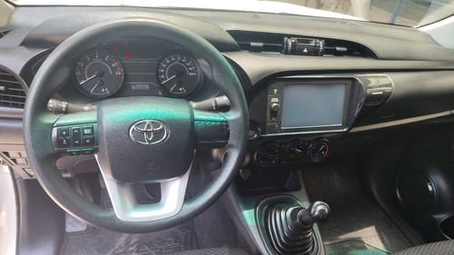 Toyota Hilux 2.7 Cabina Doble Sr Mt
