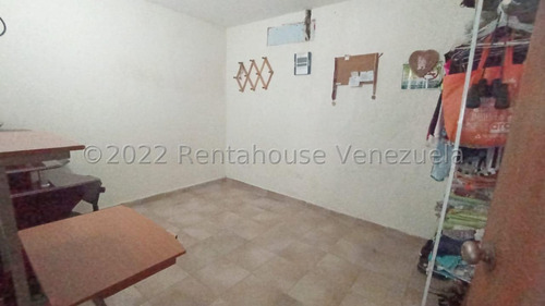 Linda Y Conservada Casa En Urbanismo Privado La Piedad Norte Cabudare Gabriela C