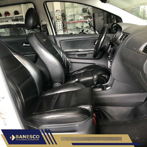 Imagem 5 de 7 de Volkswagen Crossfox 1.6 Mi Total Flex 8v 5p Flex 2014