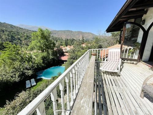 Casa En Venta De 4 Dorm. En Lo Barnechea