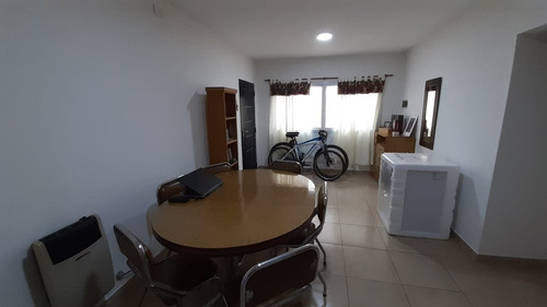 Imagen 5 de 10 de Venta Departamento 3 Amb Con Cochera