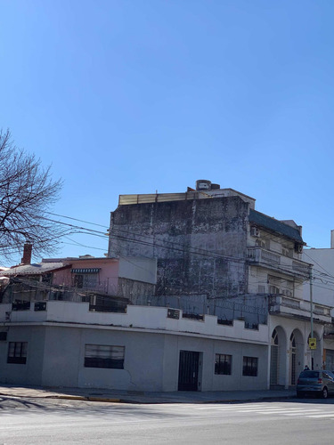 Imagen 4 de 9 de Muro Para Publicidad En Medianera Sobre Avenida Directorio