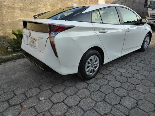 Toyota Prius 1.8 Base Cvt