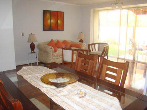 Linda Casa Excelente Estado De Mantencion Condominio 5d Y 3b