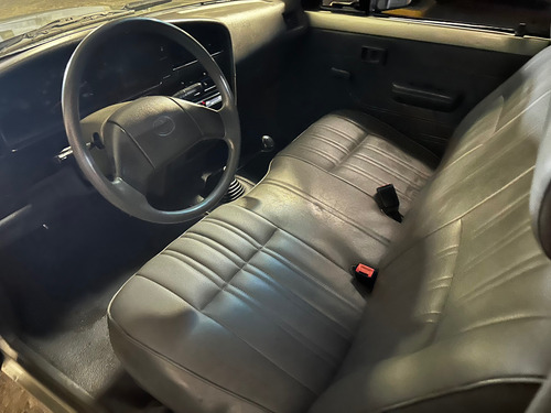 Toyota Hilux Estacas 4x2