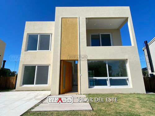 Casa En Venta En Santa Elena, Pilar Del Este, Pilar