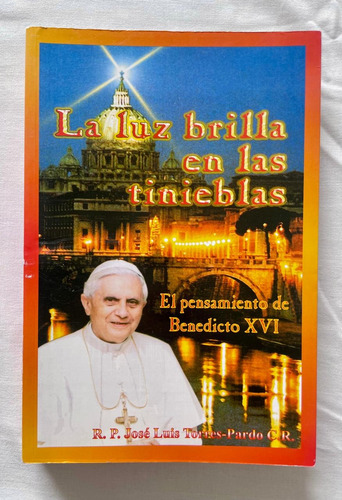 Libro La Luz Brilla En Las Tinieblas ( Usado) (Usado)