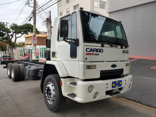 Ford Cargo 2422 2011