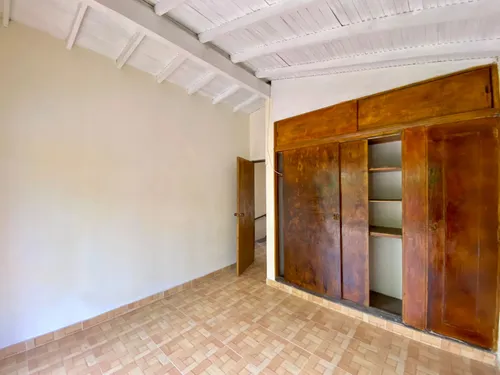 Casa-local En Arriendo En Medellín - Los Colores Cod 64109