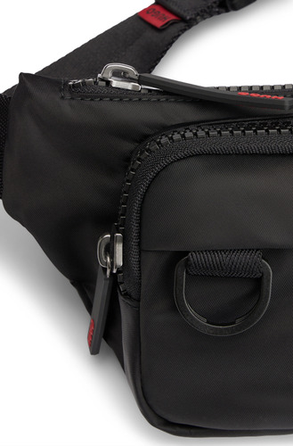 Riñonera Hugo Para Hombre Con Parche De Logo Rojo Color Negro