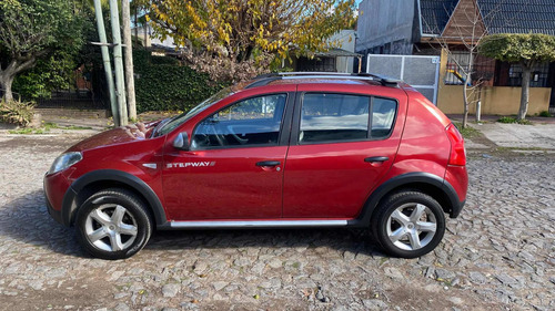 Imagen 3 de 12 de Renault Sandero Stepway 1.6 Confort 105cv 2010