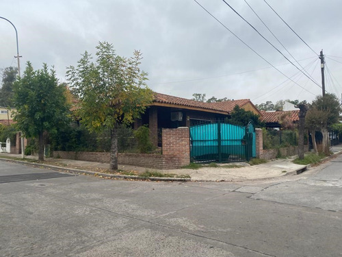 Casa Chalet  En Venta En Ciudad Jardin, Tres De Febrero, G.b.a. Zona Oeste