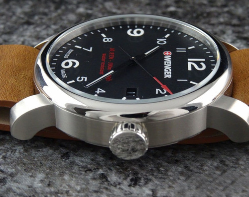 Imagen 4 de 9 de Reloj Wenger Urban Metropolitan Correa Cuero Marrón